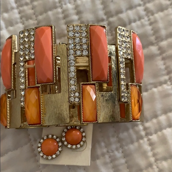 Bracelet and earrings set. - Picture 2 of 2